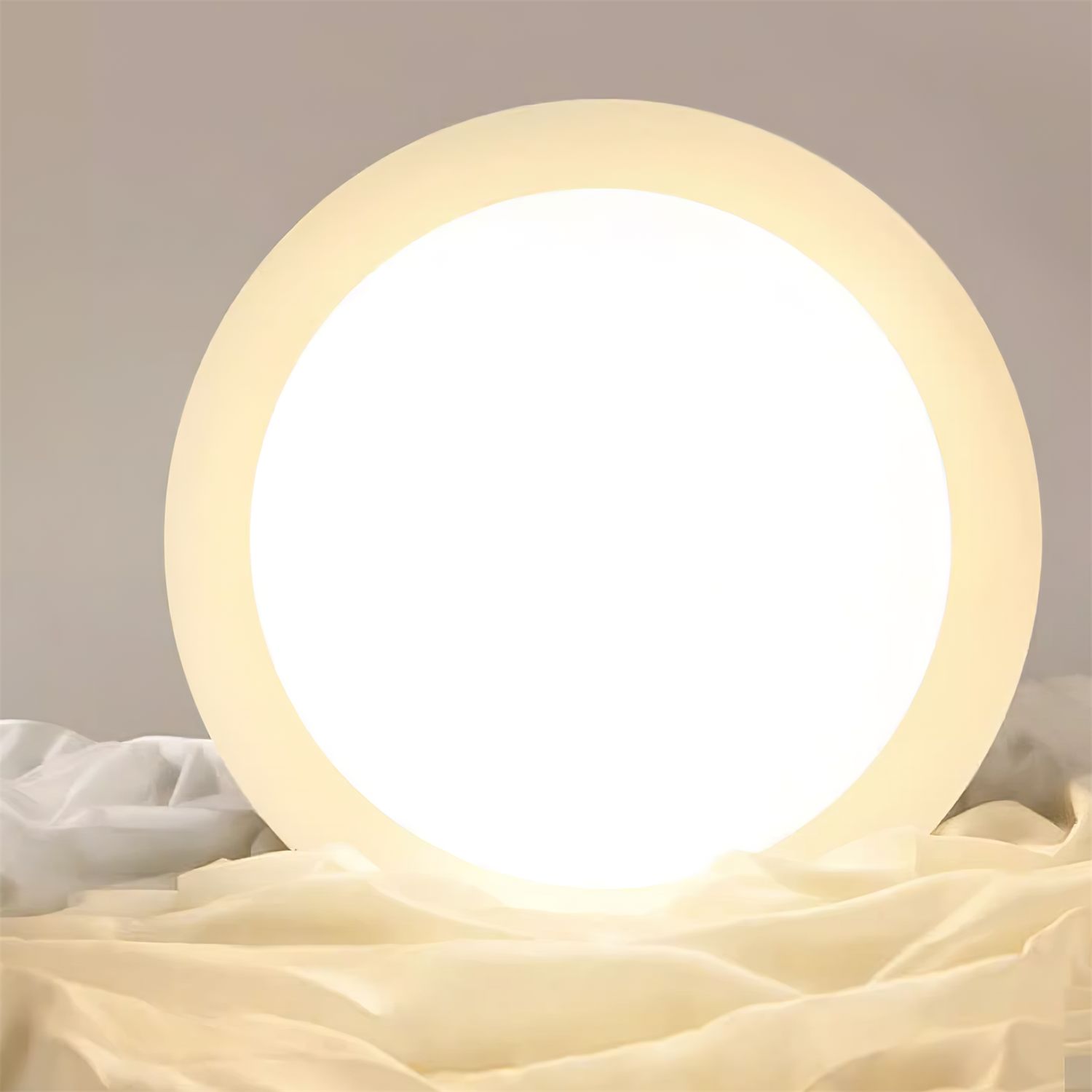 Round LED ceiling light - Natural glow & Discreet elegance