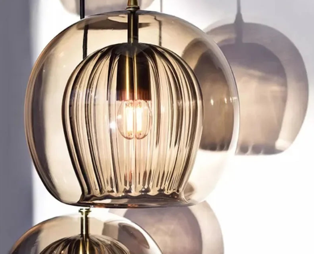 Sphère Lumineuse Moderne En Verre - Soft Light and Refined Style