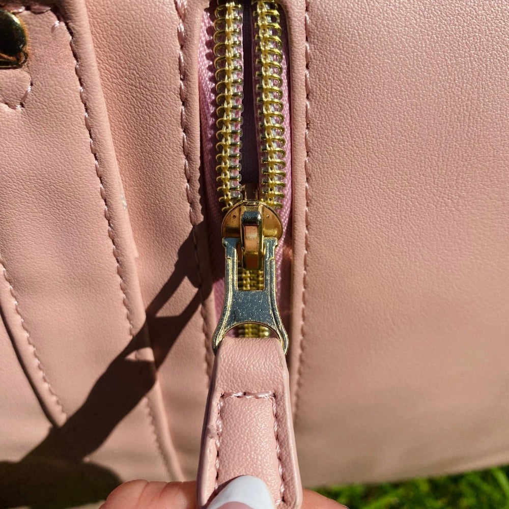 حقيبة السفر - الأناقة والحماية من المطر