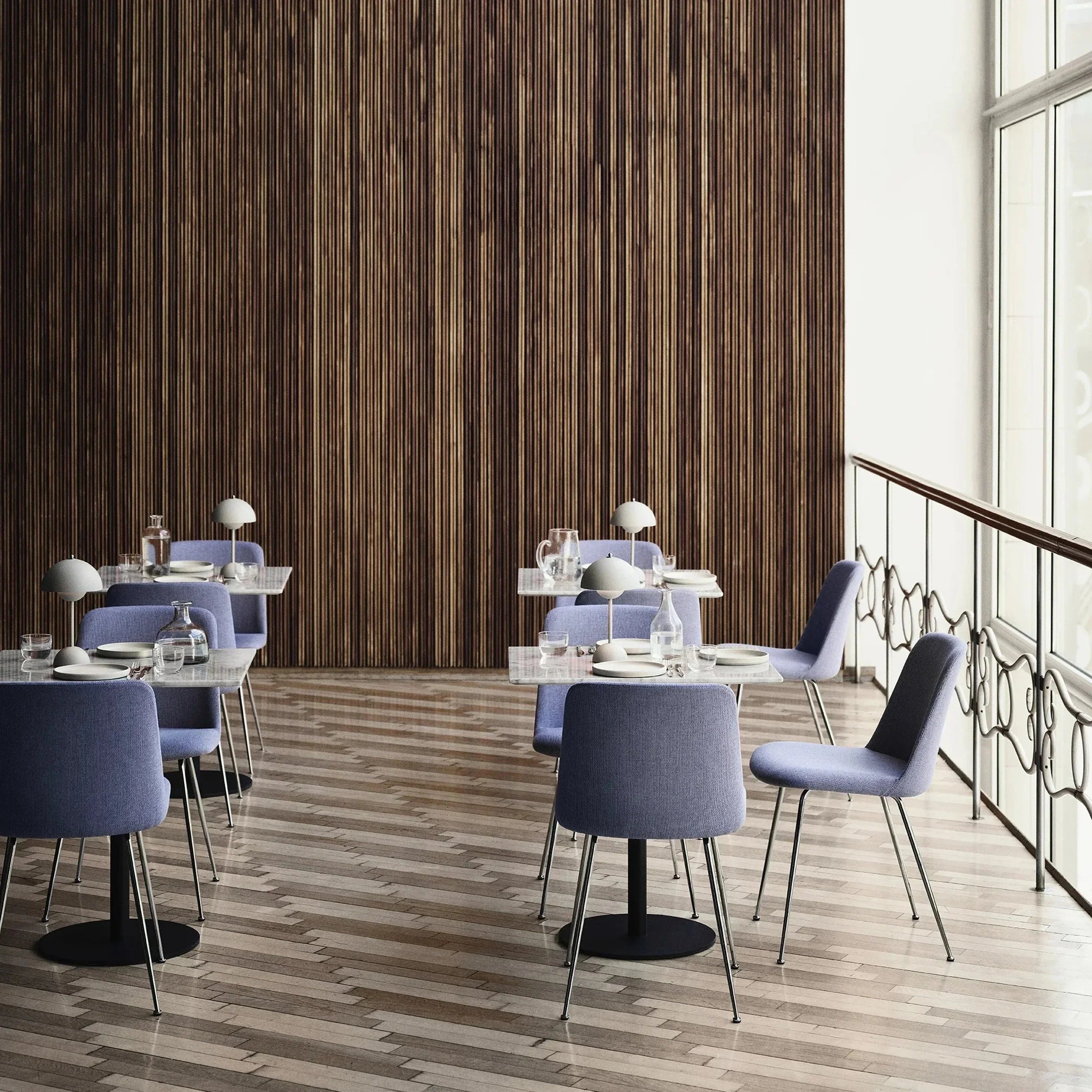 Irodai LED Lámpa – Modern egyszerűség és funkcionalitás