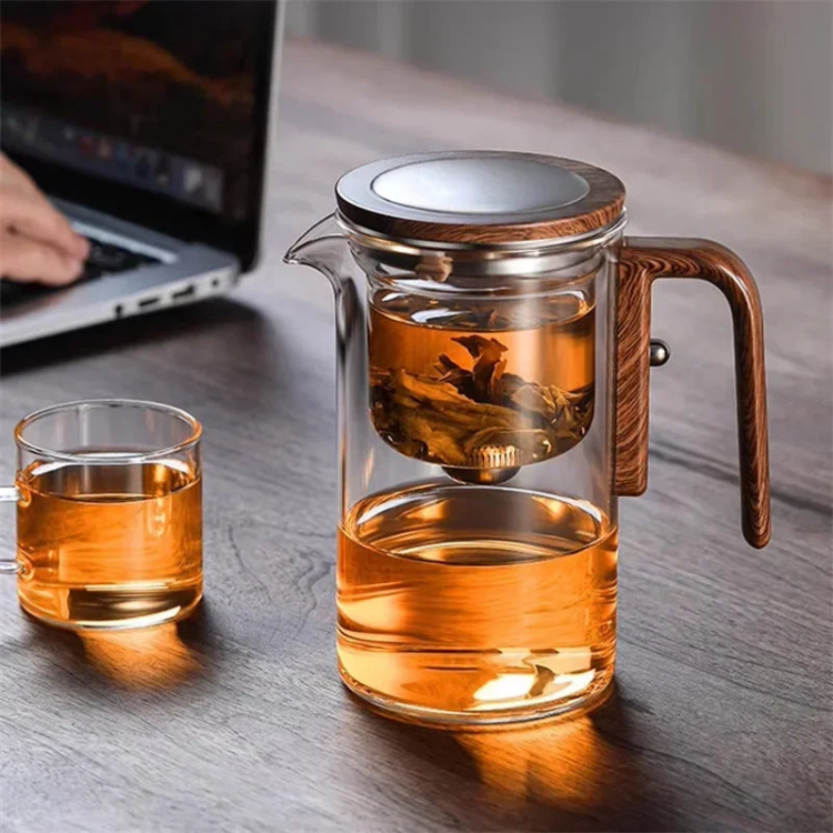 Glazen Theepot Met Infuser — Elegantie En Eenvoud Voor Elke Dag