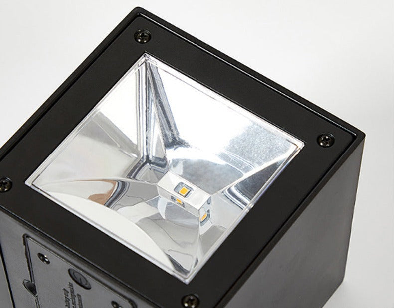 IP65 屋外の太陽壁ランプ-耐久、環境に優しい照明