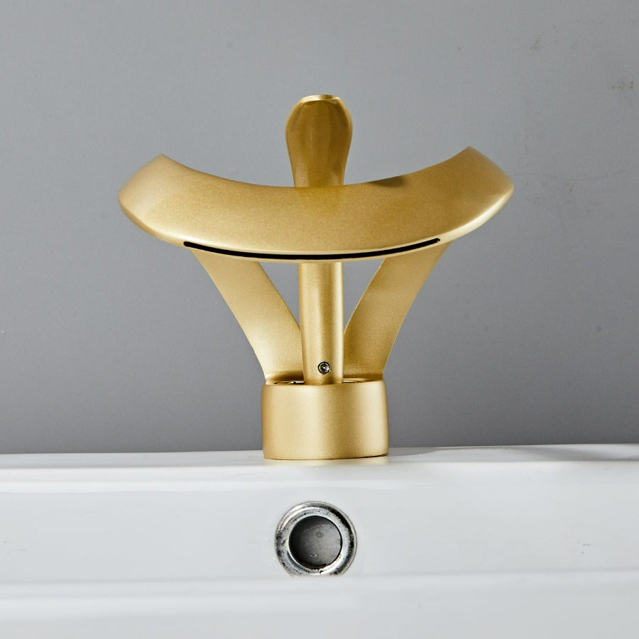 Modern Bathroom Faucet – Curved and Elegant Design 