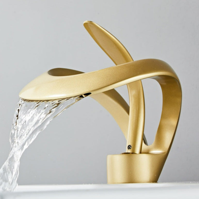 Modern Bathroom Faucet – Curved and Elegant Design 
