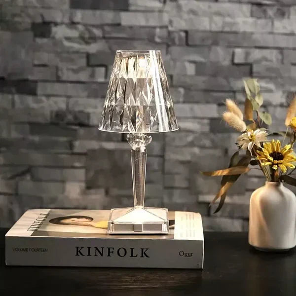Crystal Table Lamp – Modern Elegance and Warm Atmosphere 