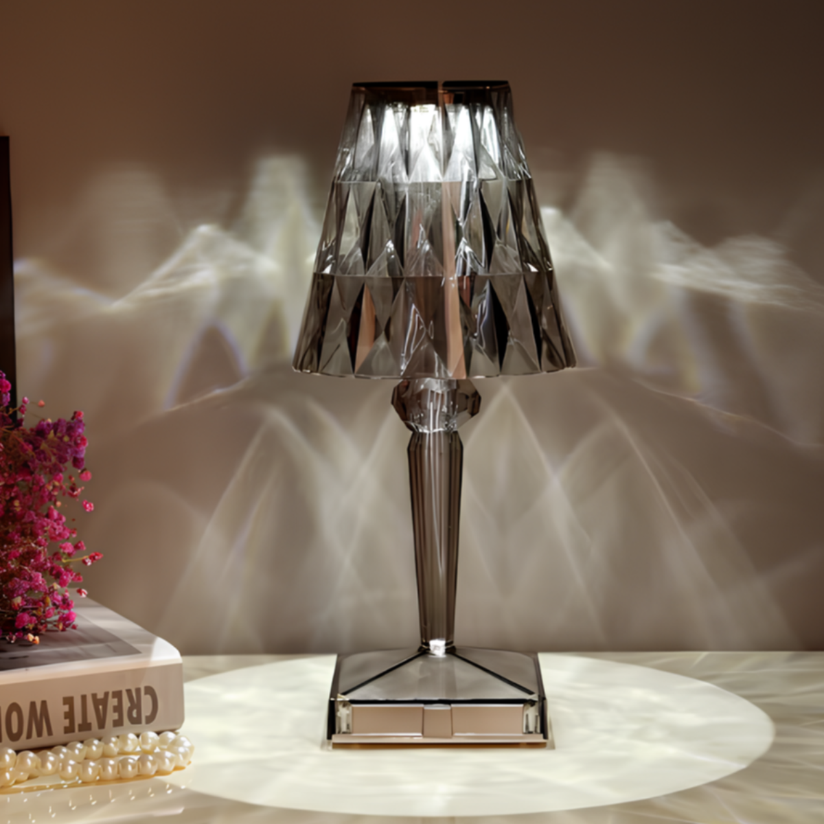 Crystal Table Lamp – Modern Elegance and Warm Atmosphere 