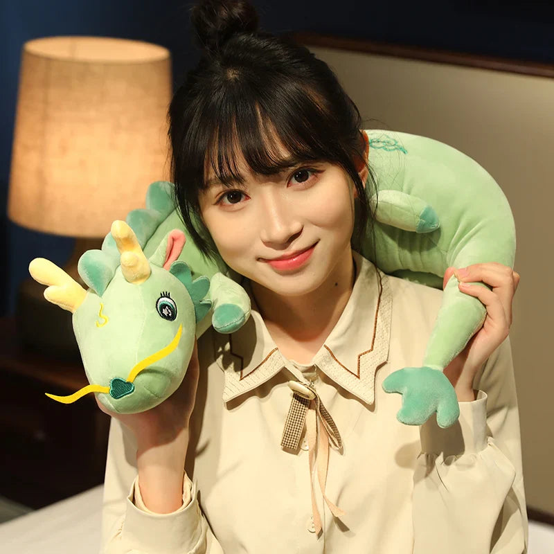 ドラゴンぬいぐるみクッション – 優しさとファンタジー 