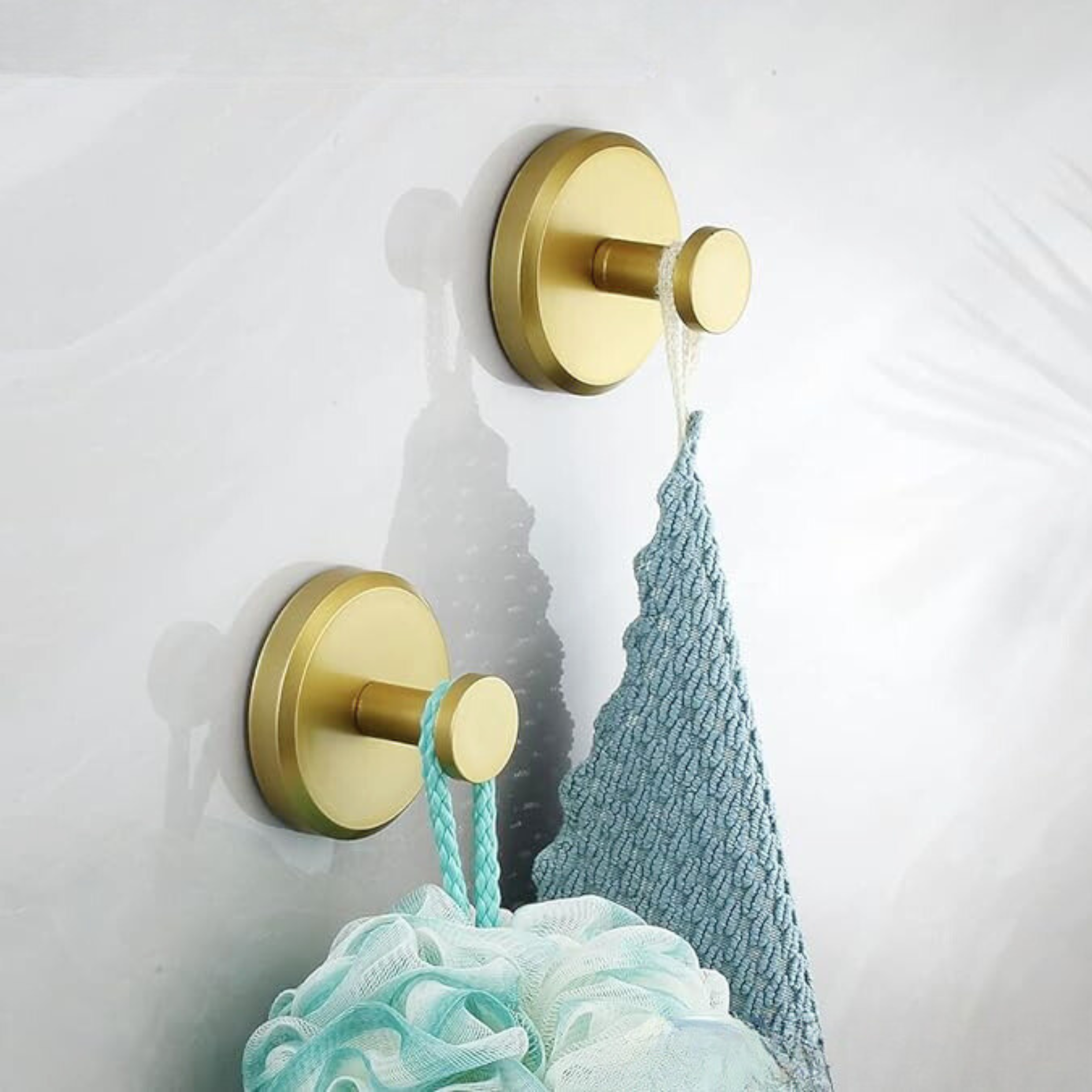 Versatile Suction Cup Hook – Strong and Removable Attachment 