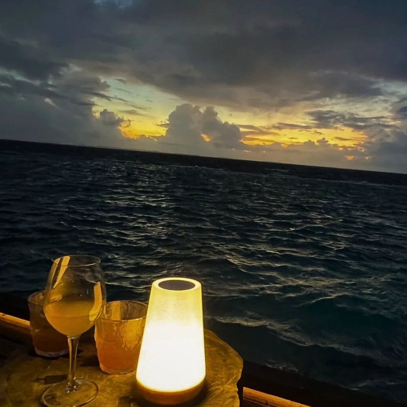 Moderne Tafellamp – Elegante en Functionele Ontwerp 