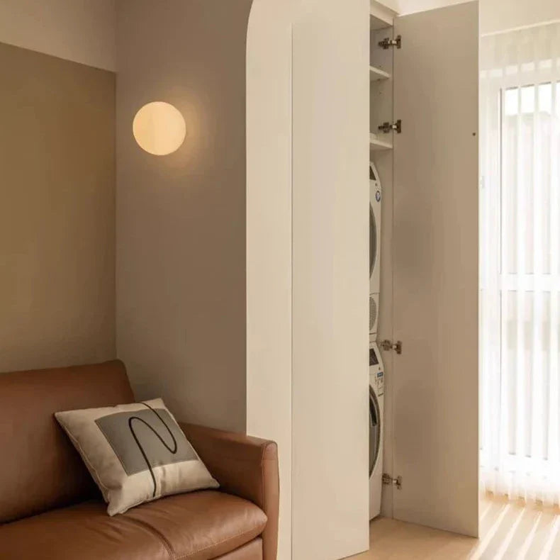 Vägglampa Rund – Ren och Modern Glans 