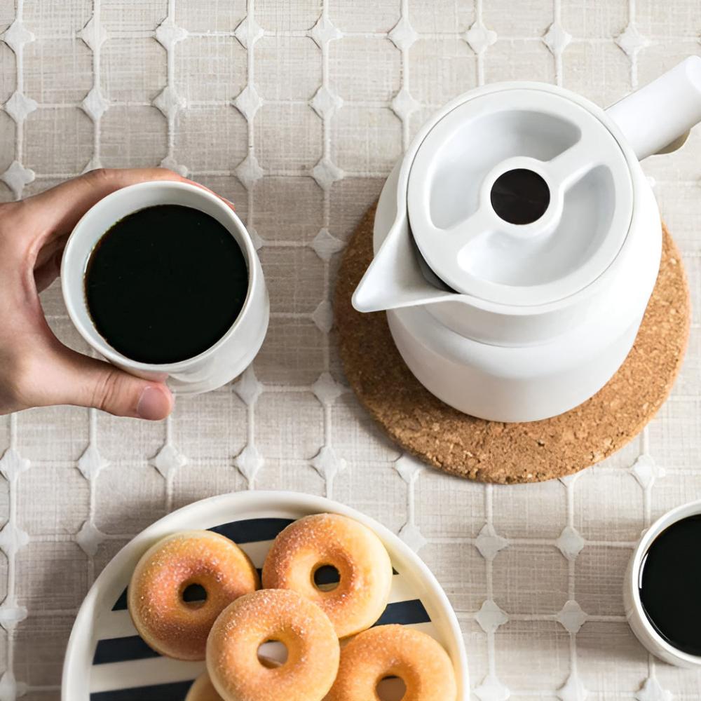 Termikus karafa fogantyúval - Modern elegancia és termikus teljesítmény