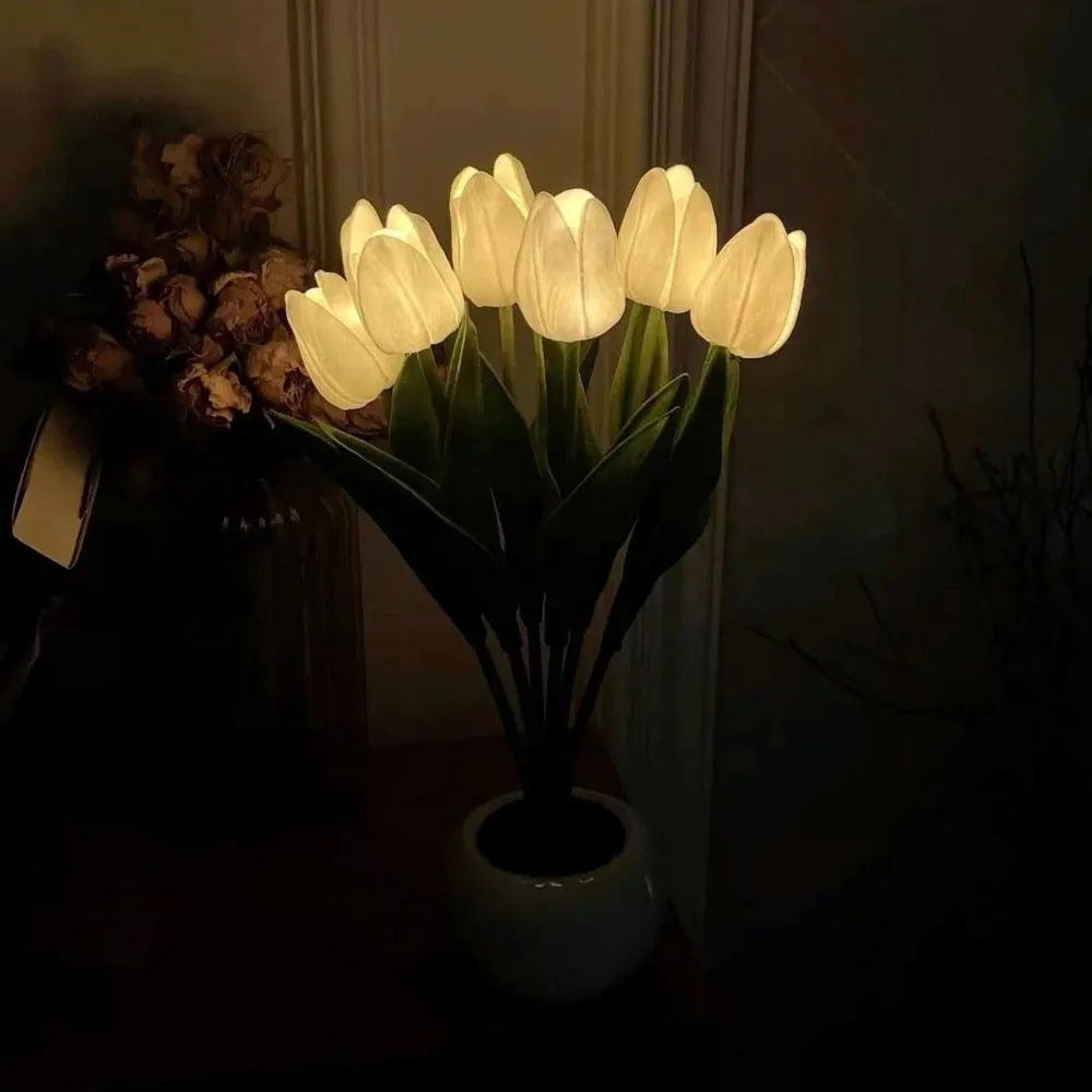 Dekorativ Lampa Tulpan – Varm och Raffinerad Atmosfär 