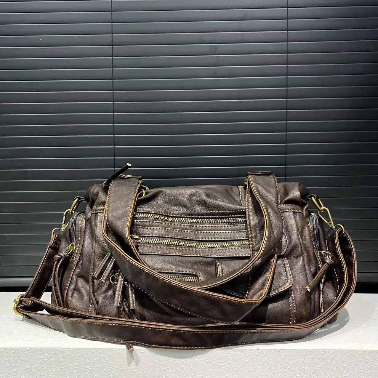 Κλάρα | Τσάντα Χειρός Ρετρό Με Λουράκι – Διαχρονική Κομψότητα Και Vintage Στυλ 