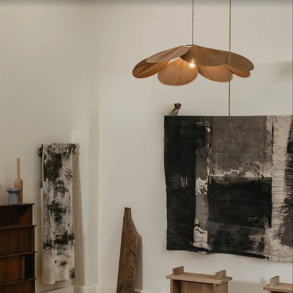 Elegant Floral Suspension – Refined and Romantic Decoration 