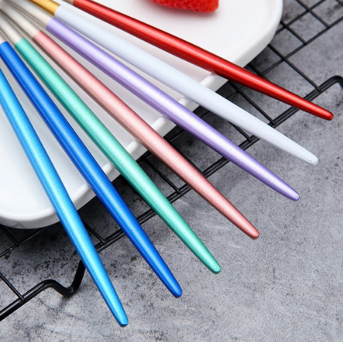 Set di Posate 24 Pezzi – Finitura Chic Per Tavola Raffinata 