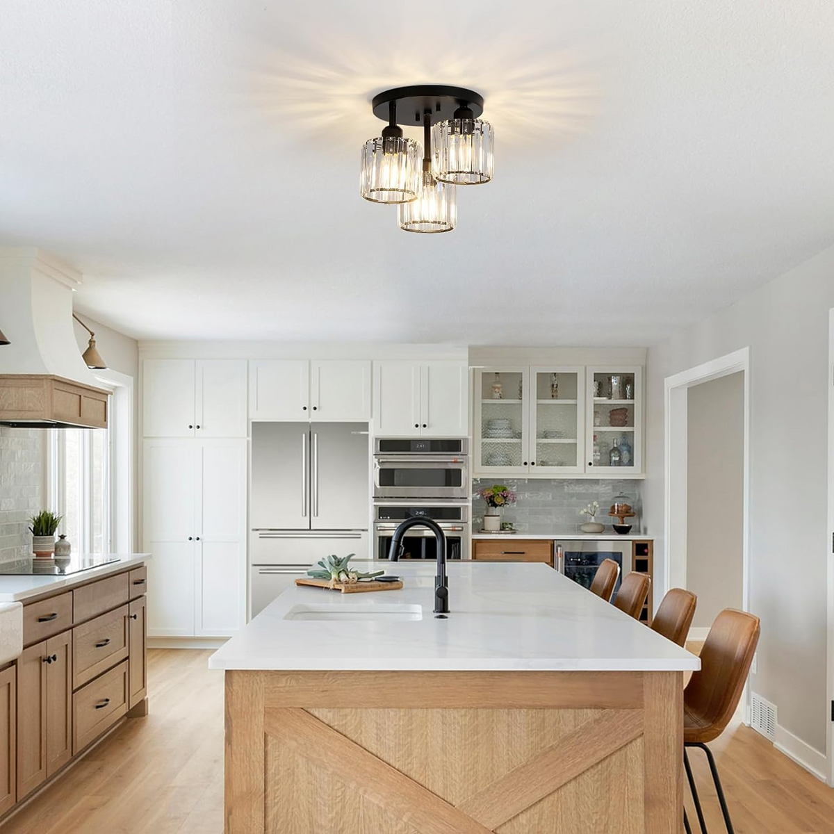 Semi-Recessed Ceiling Light – Modern Elegance and Refined Shine 