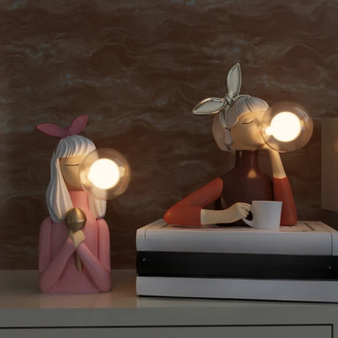 Lampa de birou artizanală – design unic și finisaj atent 