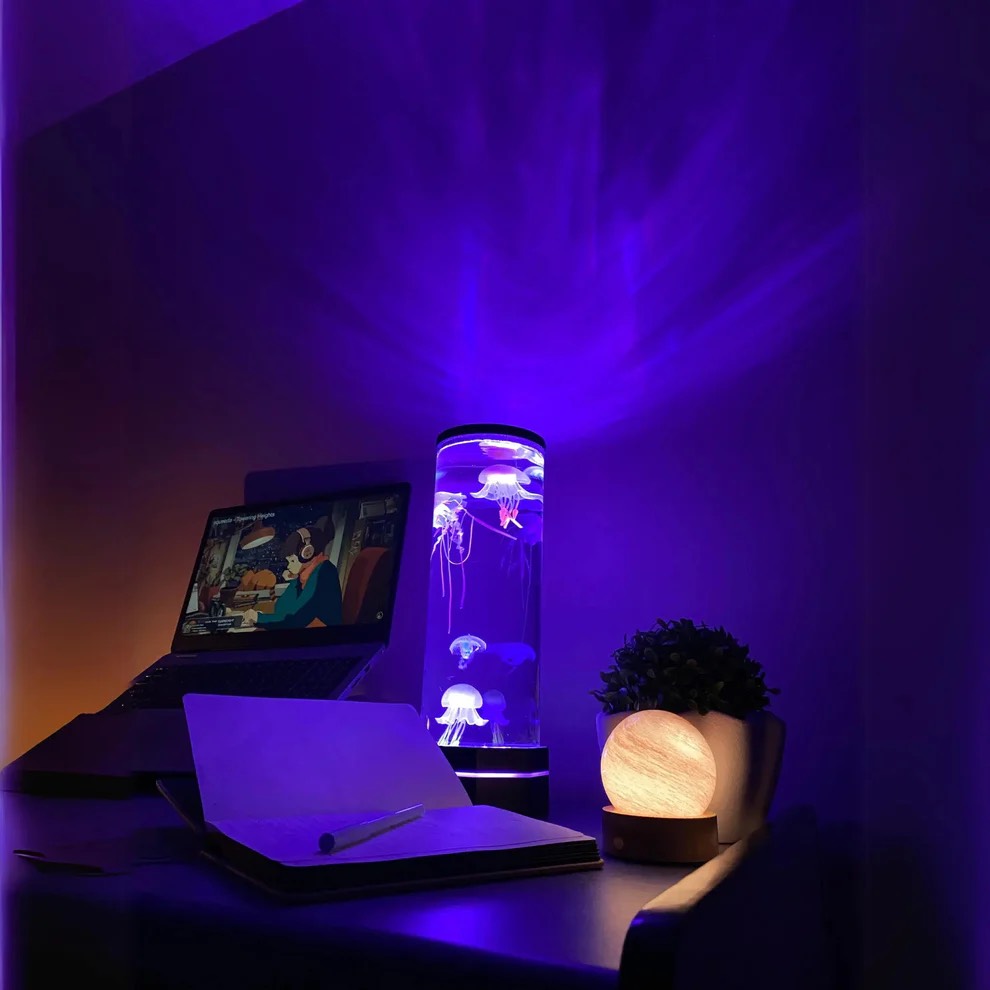 Nabíjateľná LED lampa pre relaxačnú atmosféru 