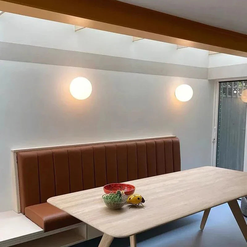 Vägglampa Rund – Ren och Modern Glans 